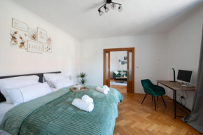 BeSSa Homes Haag 6 Personen 2 Schlafzimmer, 3 Betten, Balkon